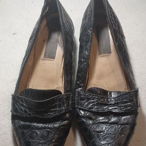 Elegant Black Crocodile Pattern Loafers
